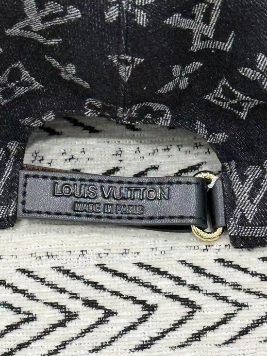 Louis Vuitton Women\'s Black Cap main image 4